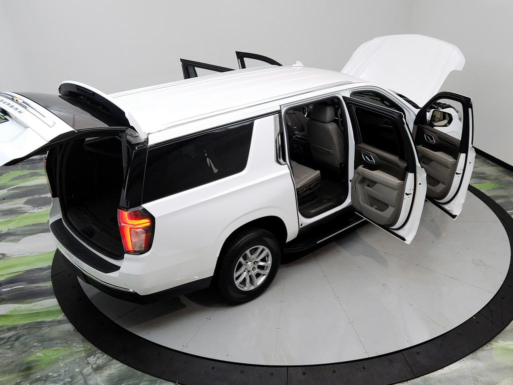 2021 Chevrolet Suburban 1500 LT photo