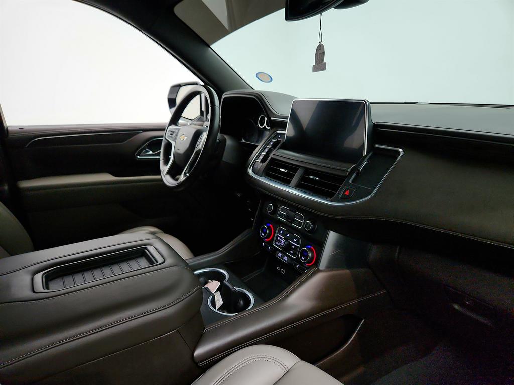 2021 Chevrolet Suburban 1500 LT photo