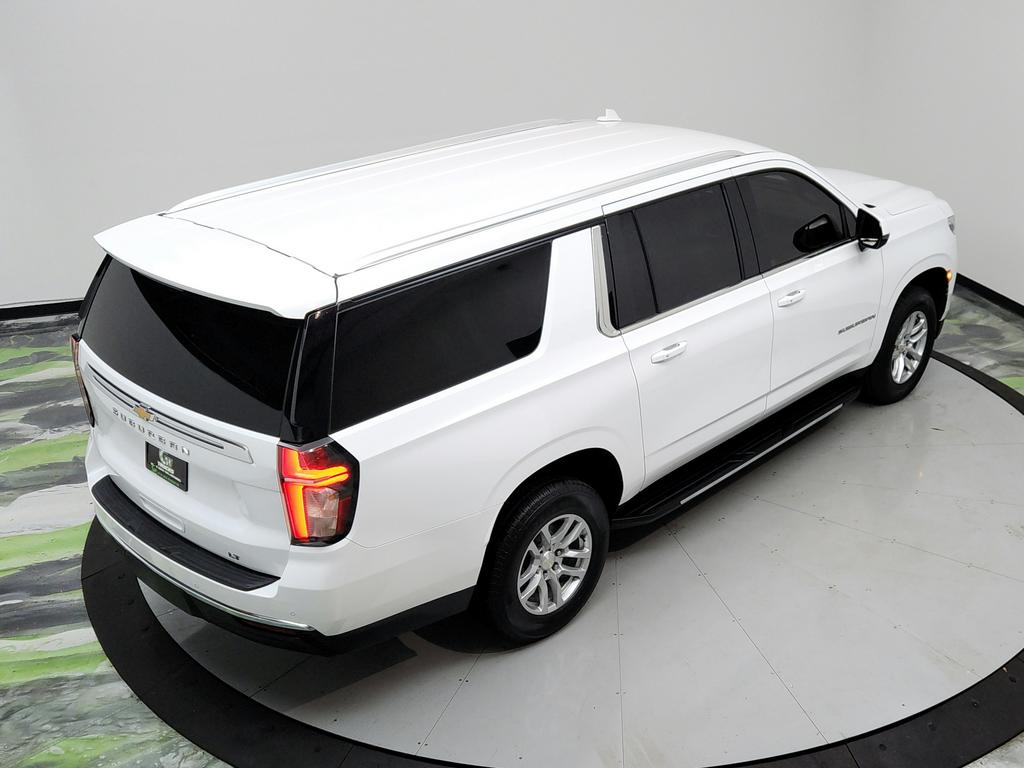 2021 Chevrolet Suburban 1500 LT photo