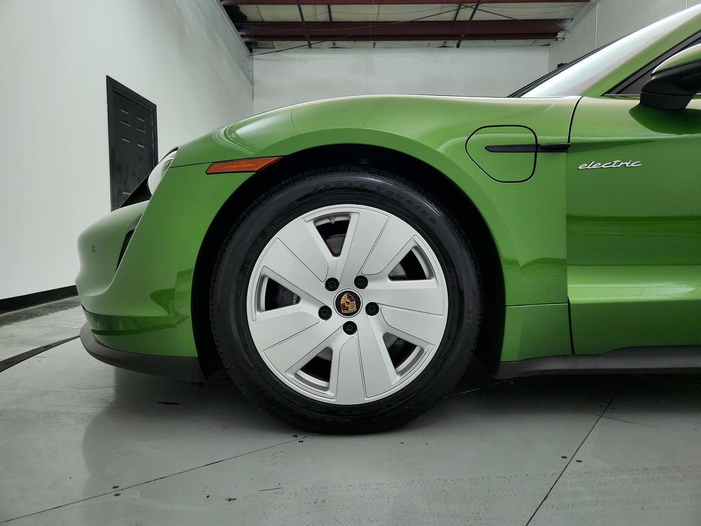 2021 Porsche Taycan  photo