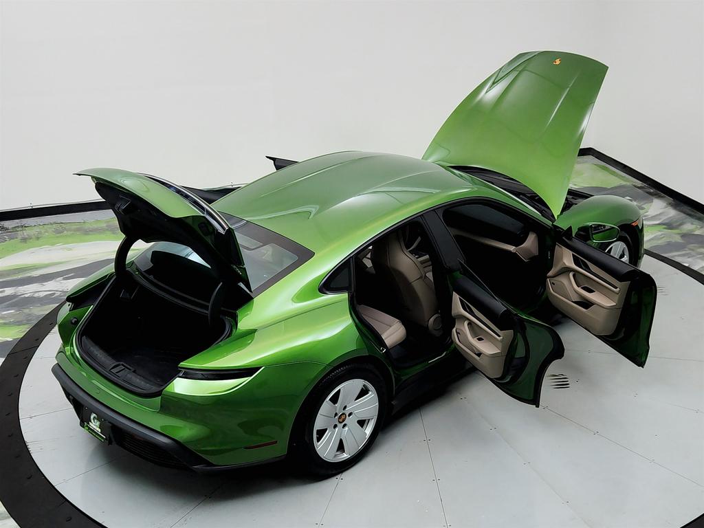 2021 Porsche Taycan  photo
