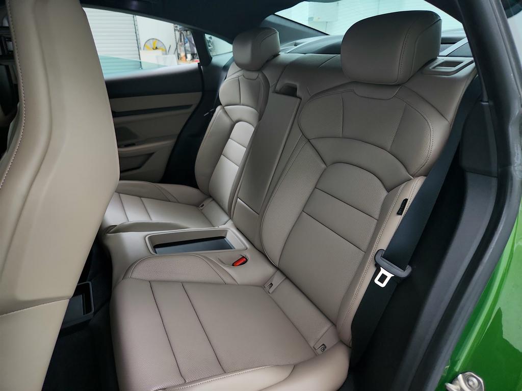 2021 Porsche Taycan  photo