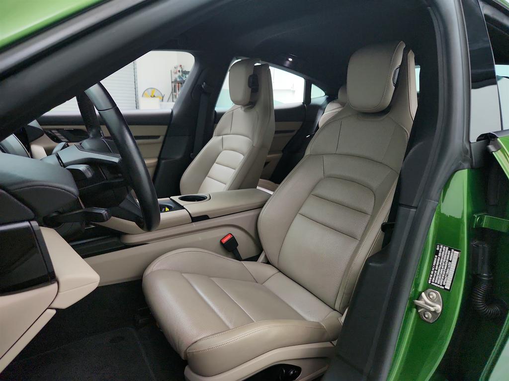 2021 Porsche Taycan  photo