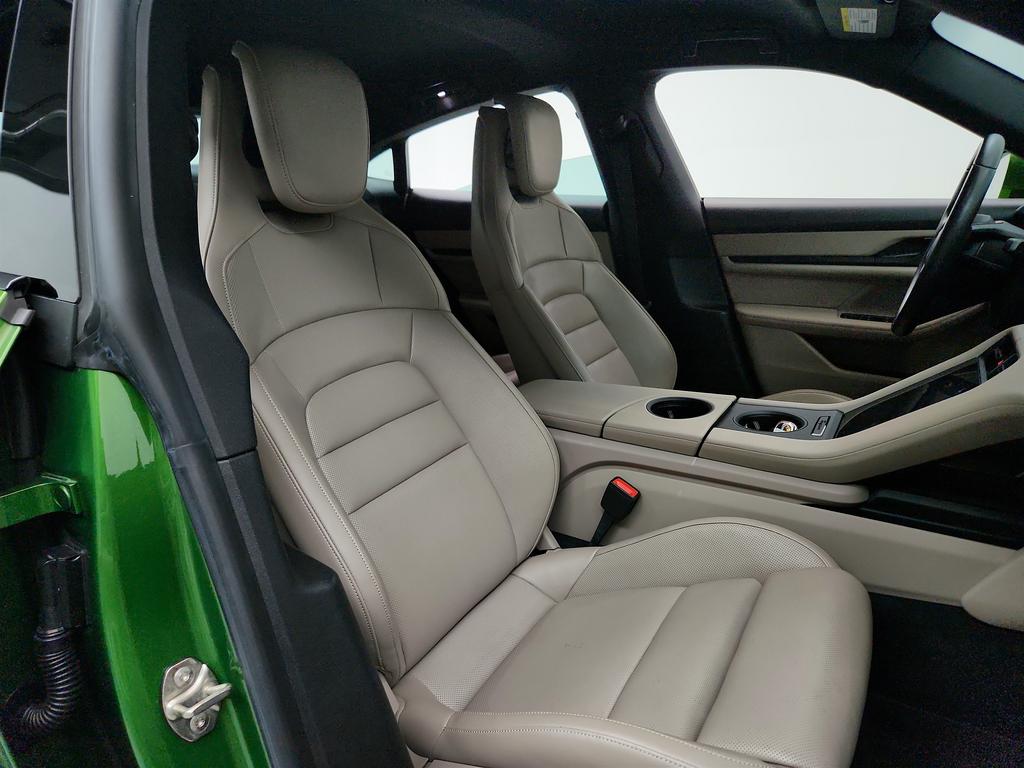 2021 Porsche Taycan  photo