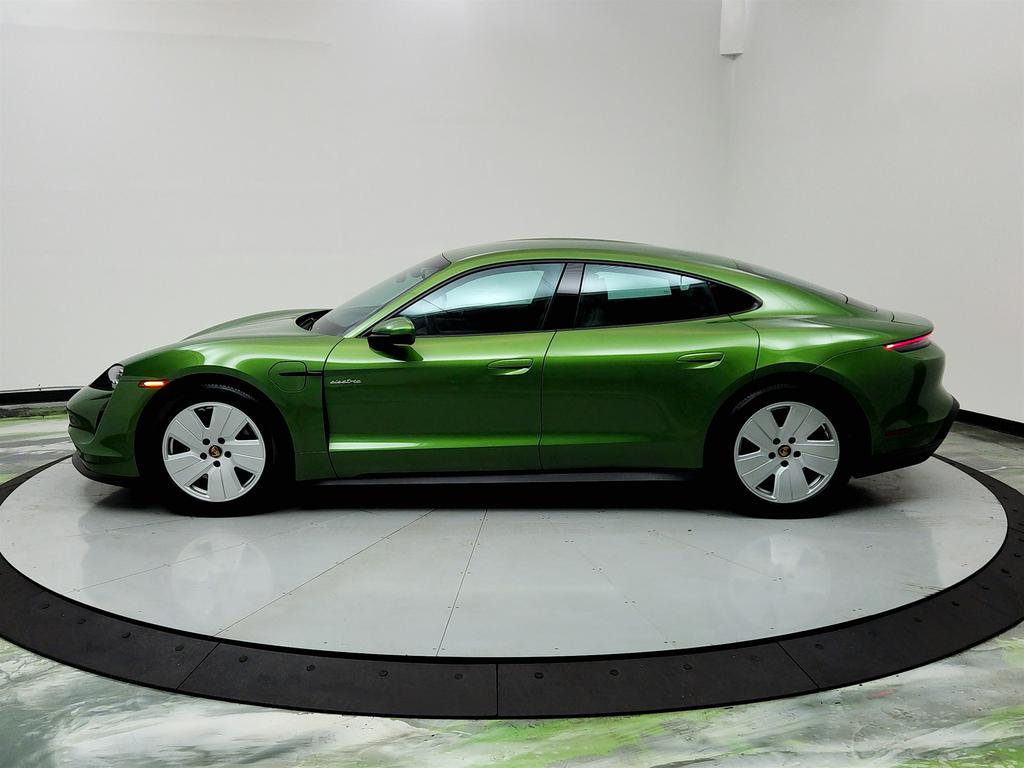 2021 Porsche Taycan  photo