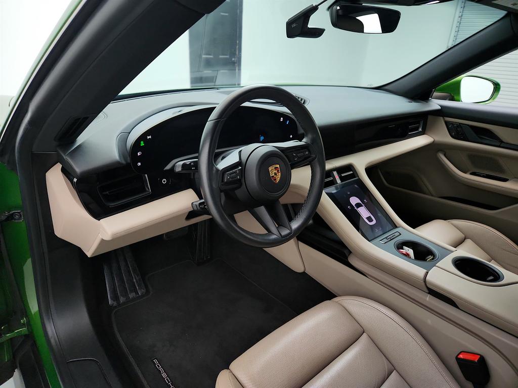 2021 Porsche Taycan  photo
