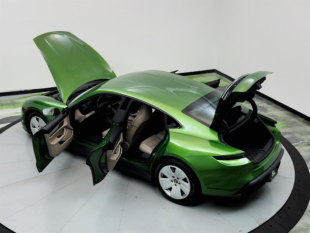 2021 Porsche Taycan  photo