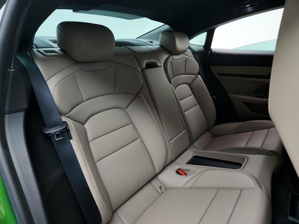 2021 Porsche Taycan  photo