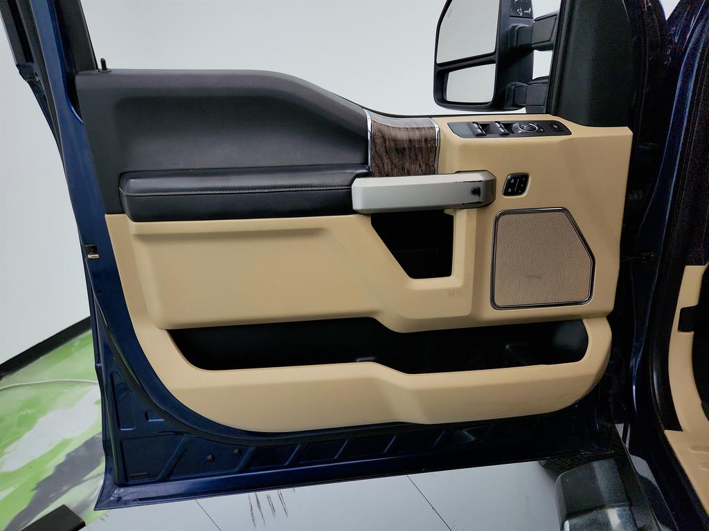 2017 Ford F250sd Lariat photo