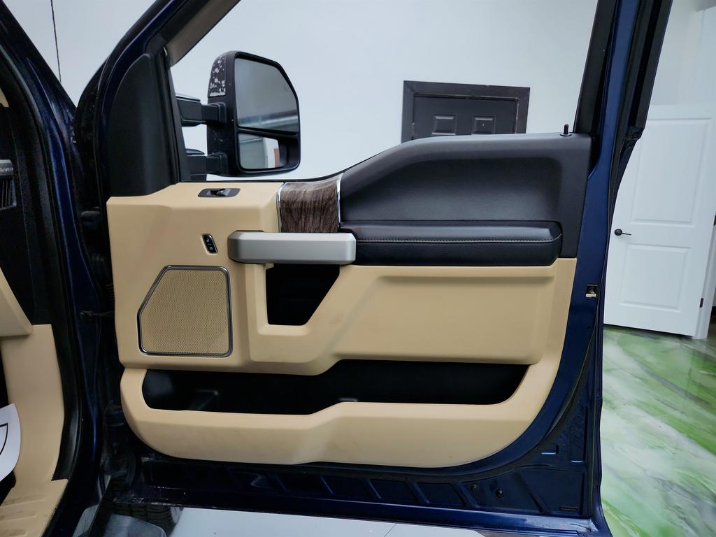 2017 Ford F250sd Lariat photo