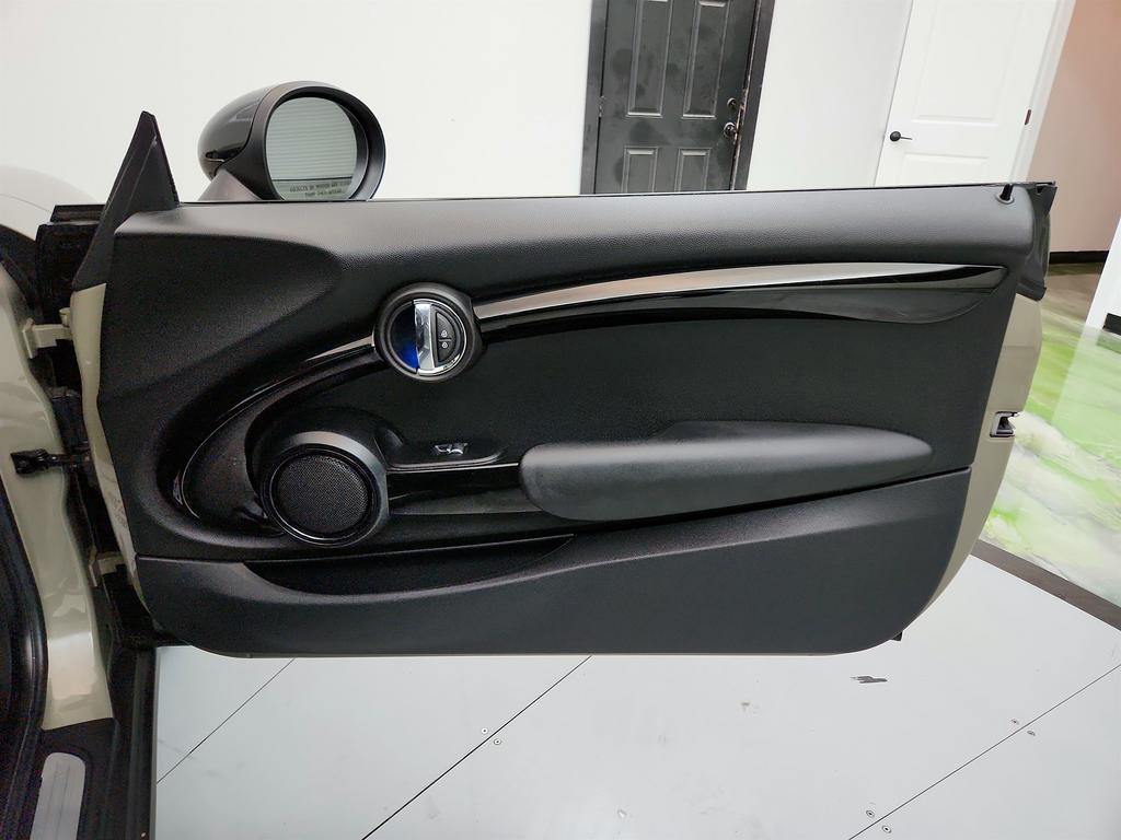 2019 MINI Cooper S photo