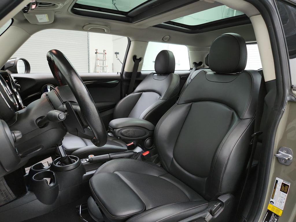 2019 MINI Cooper S photo