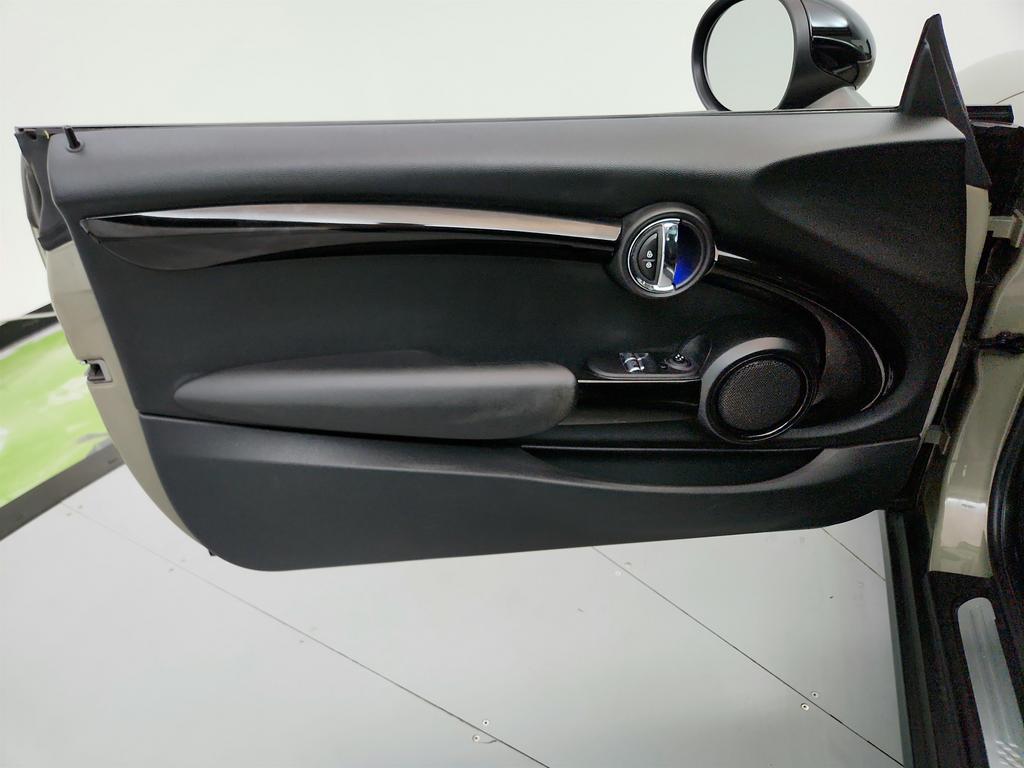 2019 MINI Cooper S photo