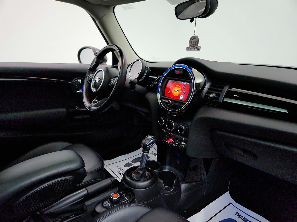 2019 MINI Cooper S photo