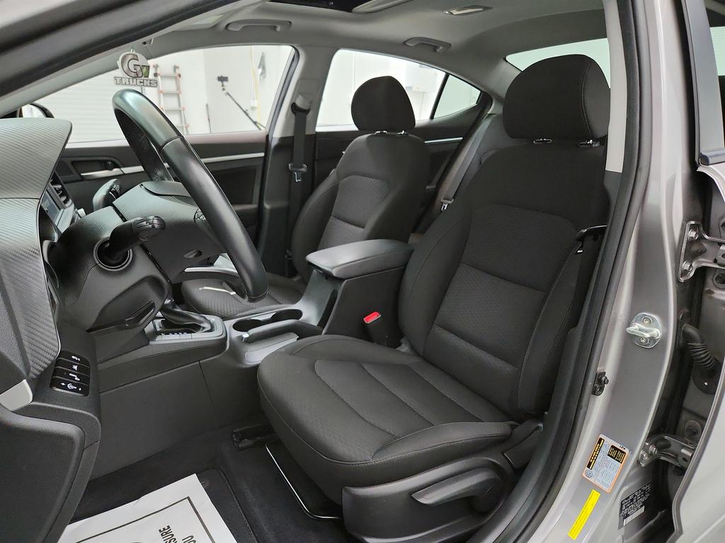 2020 Hyundai Elantra Value Edition photo