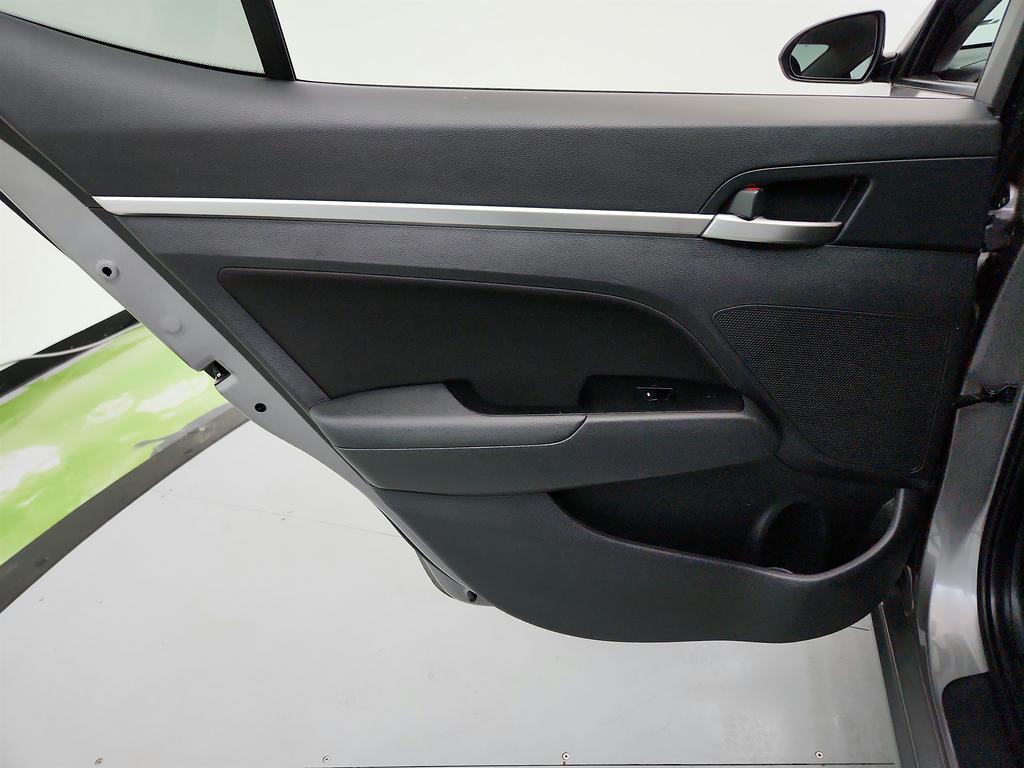 2020 Hyundai Elantra Value Edition photo