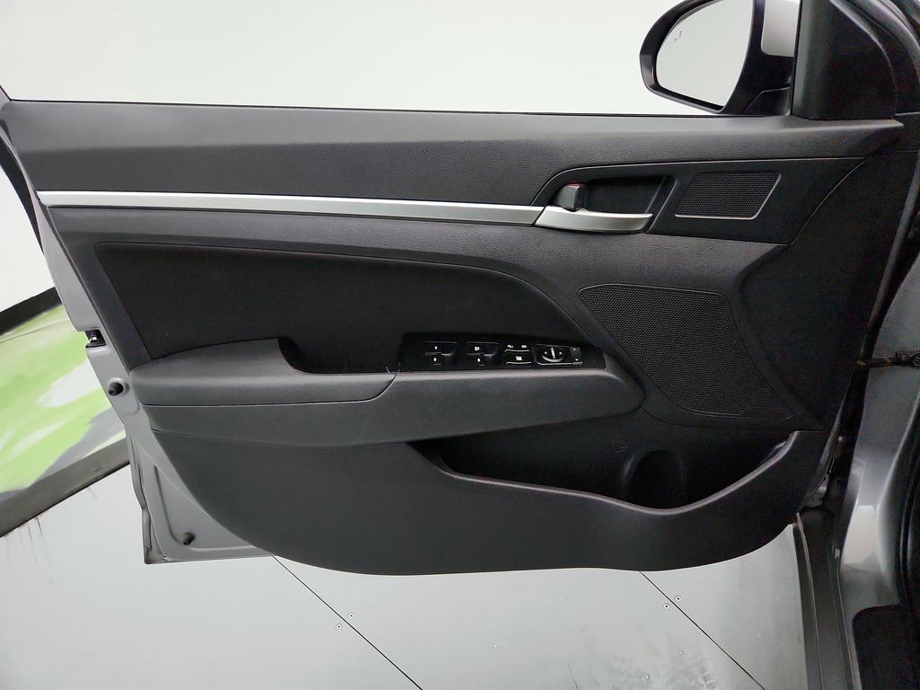 2020 Hyundai Elantra Value Edition photo