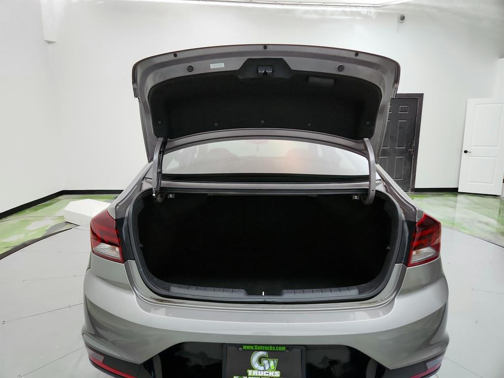 2020 Hyundai Elantra Value Edition photo