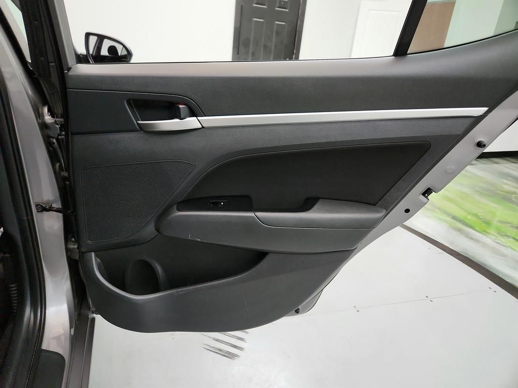 2020 Hyundai Elantra Value Edition photo