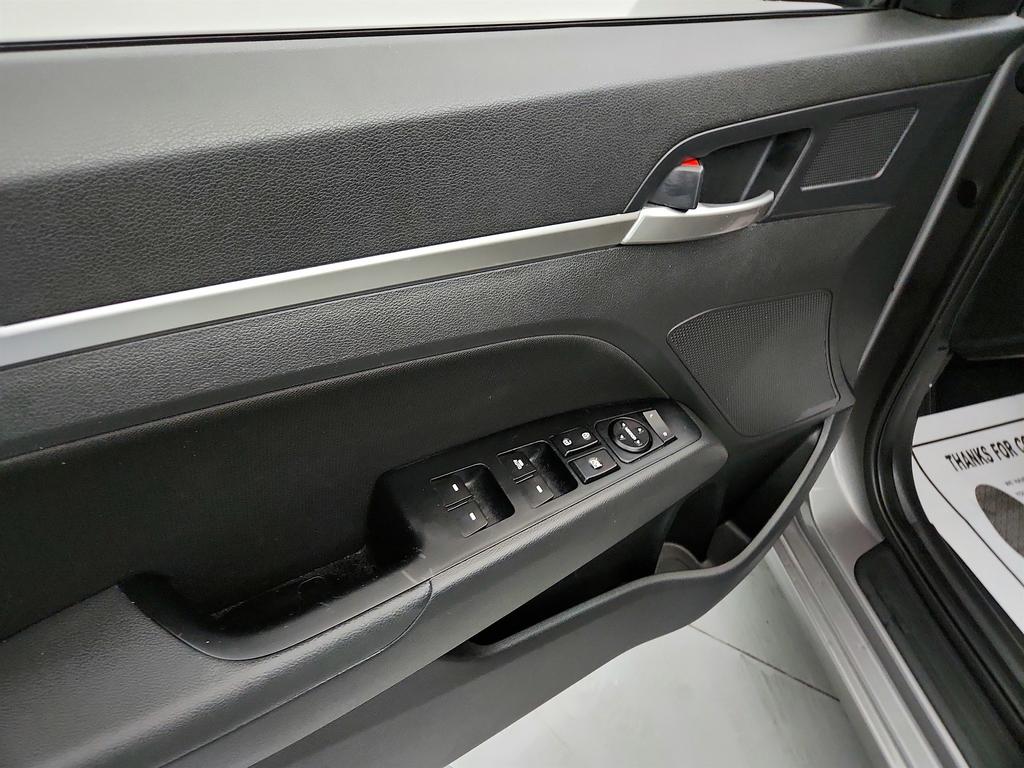 2020 Hyundai Elantra Value Edition photo