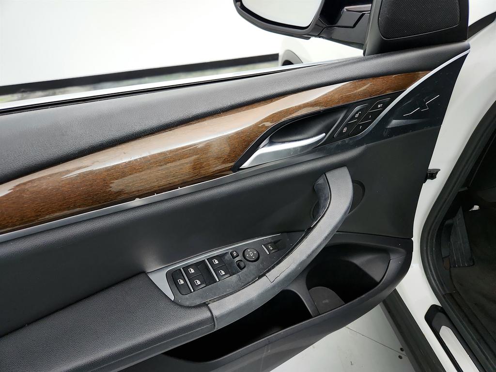 2019 BMW X3 Sdrive30i photo