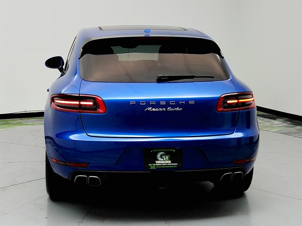 2017 Porsche Macan Turbo photo