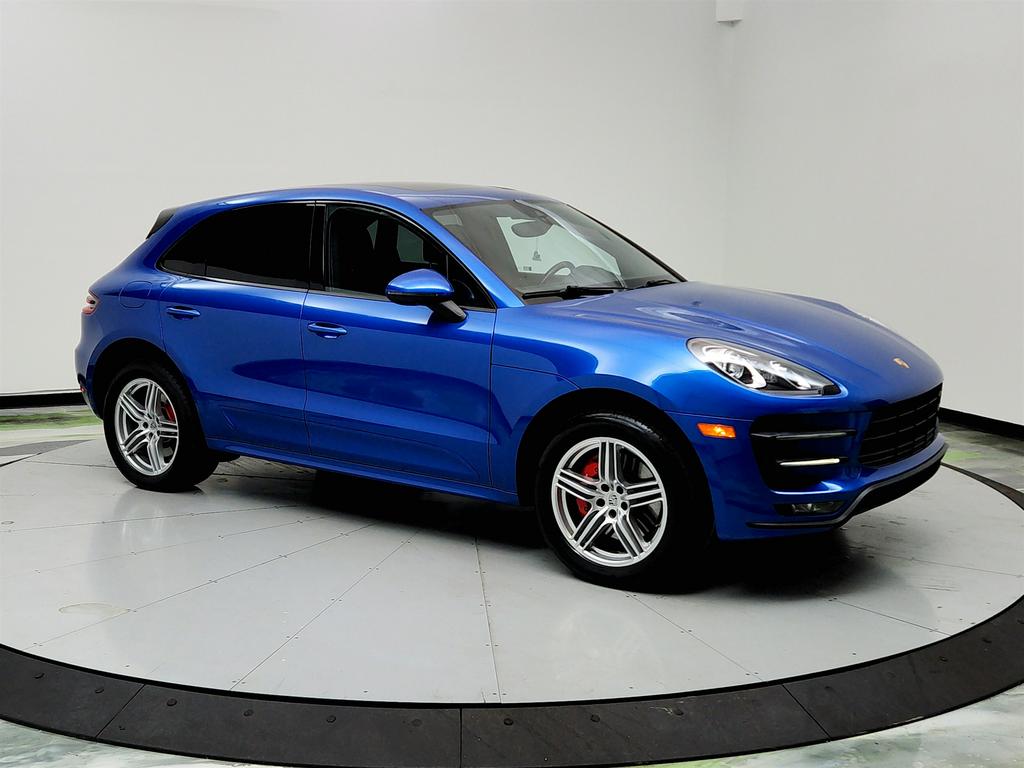 2017 Porsche Macan Turbo photo