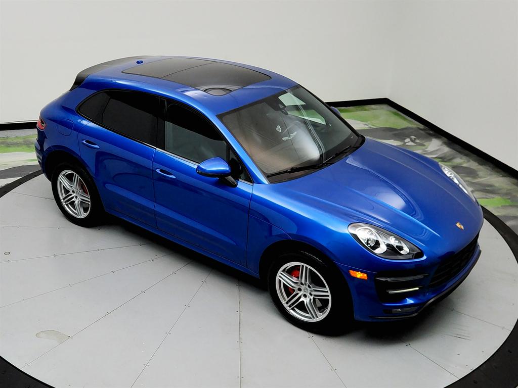 2017 Porsche Macan Turbo photo