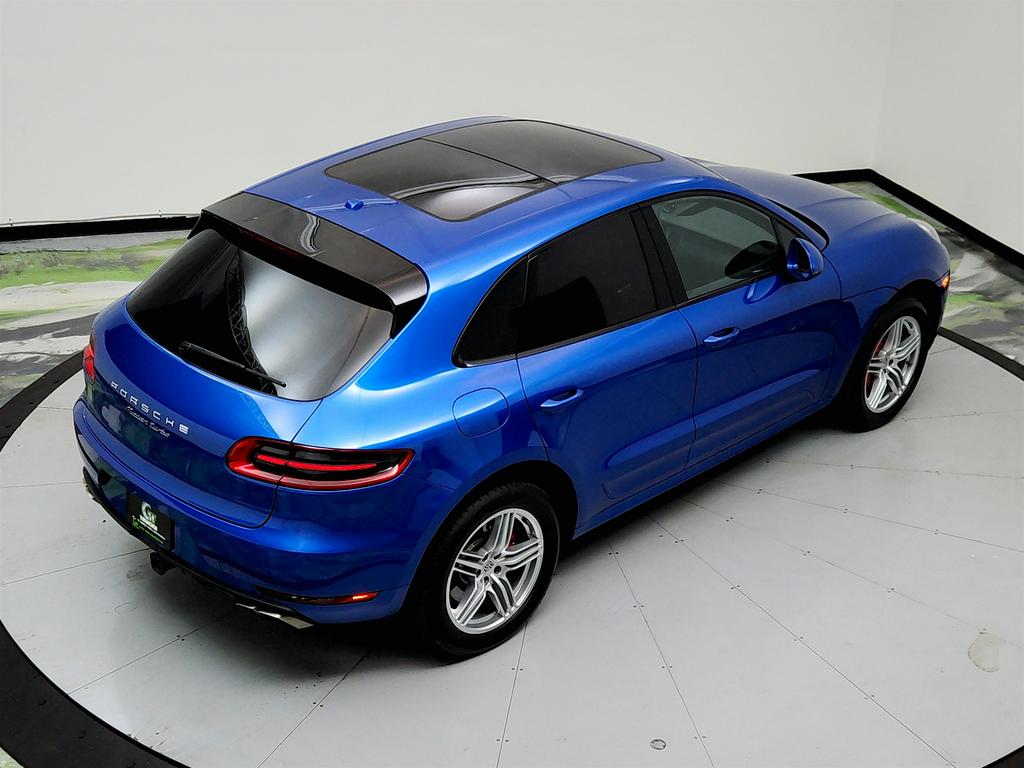 2017 Porsche Macan Turbo photo