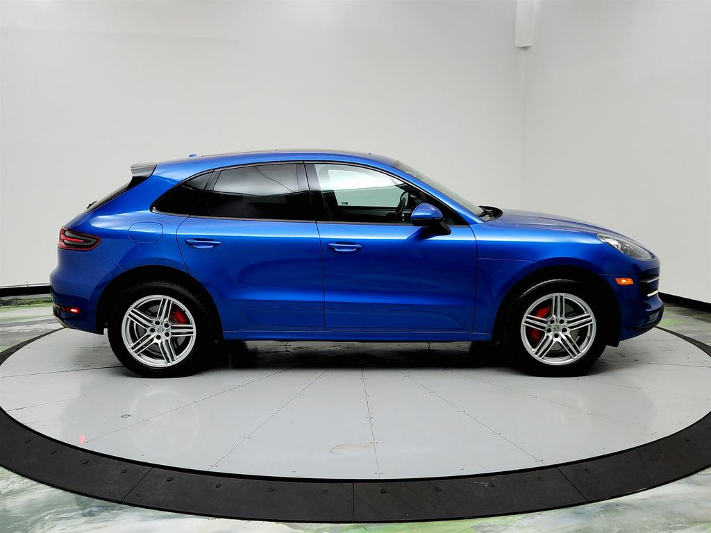 2017 Porsche Macan Turbo photo