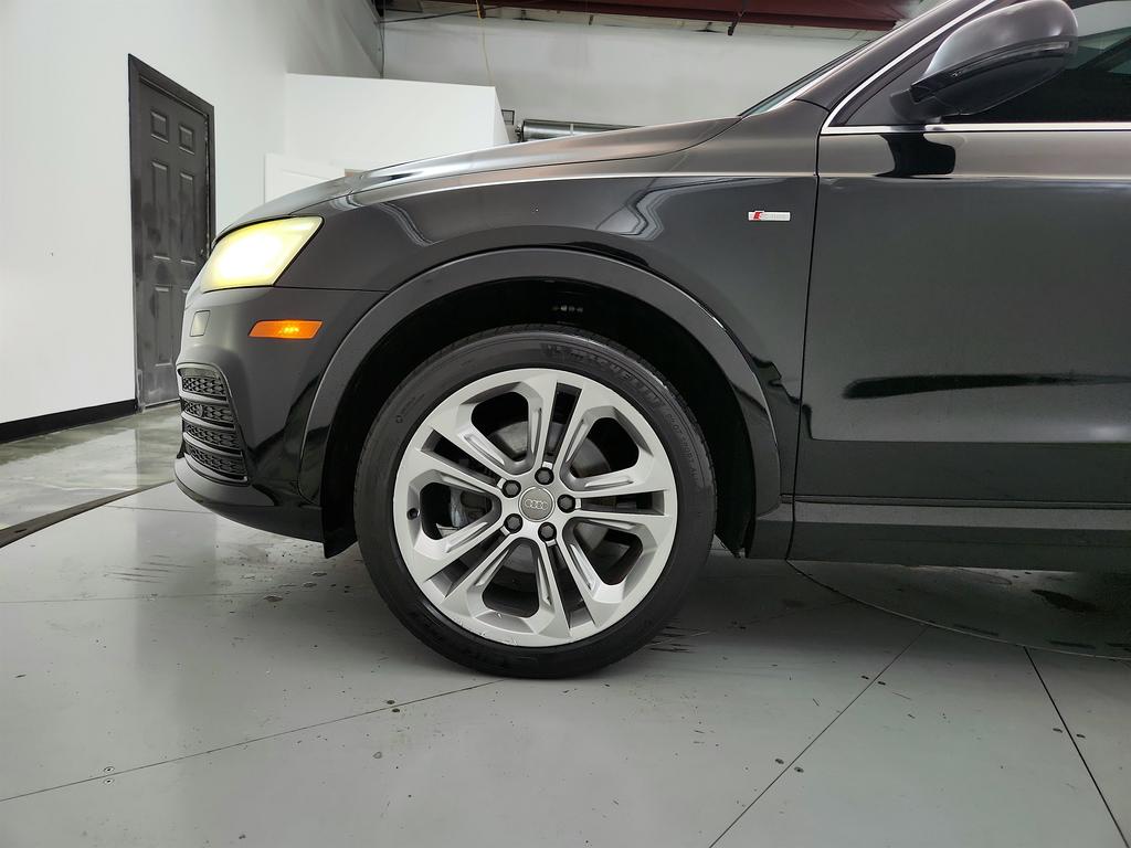2016 Audi Q3 Prestige photo