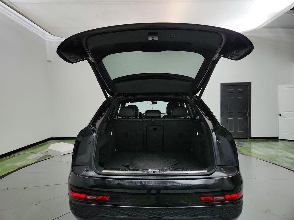2016 Audi Q3 Prestige photo