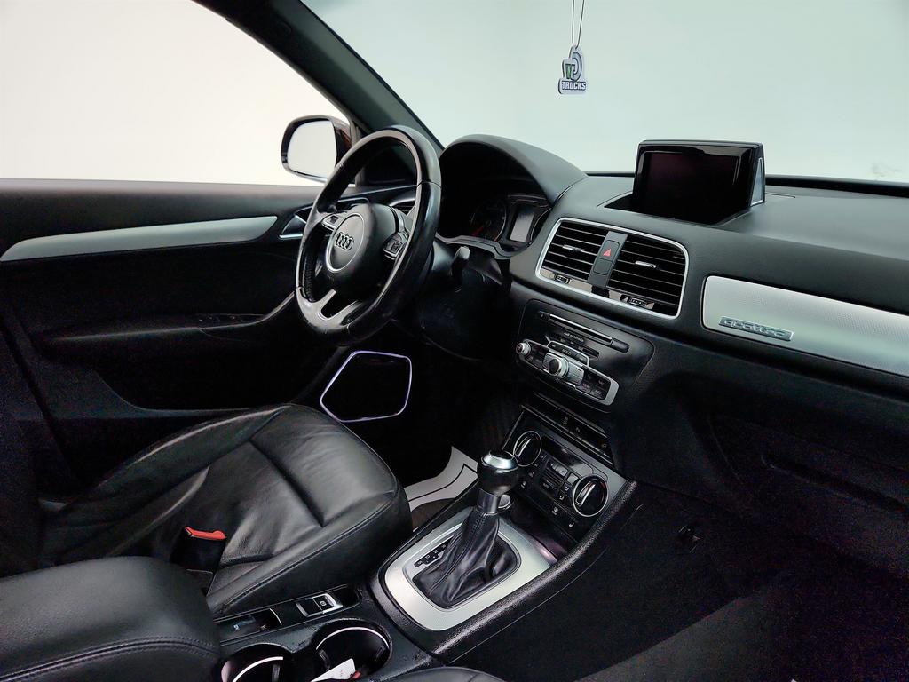2016 Audi Q3 Prestige photo