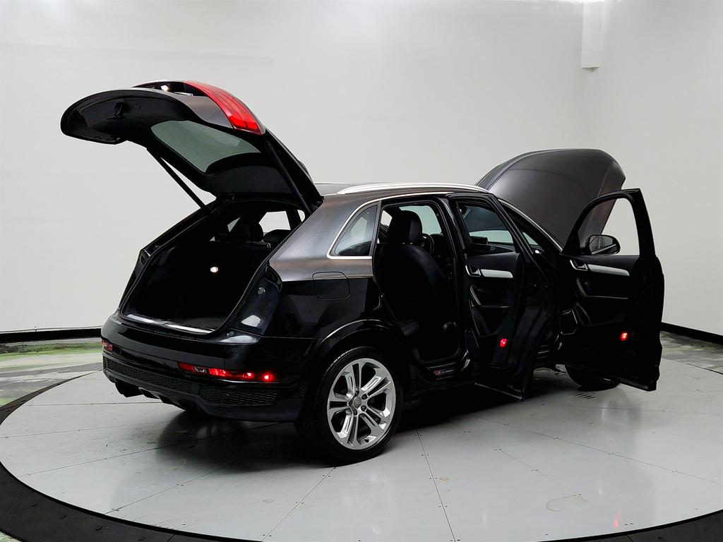 2016 Audi Q3 Prestige photo