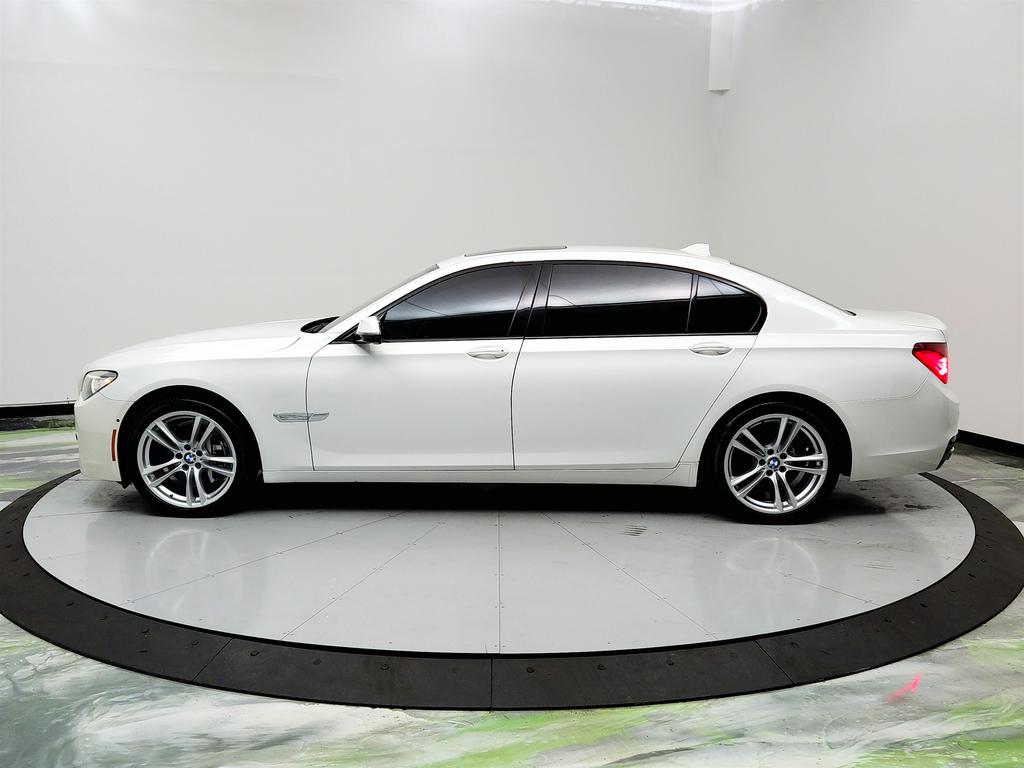 2015 BMW 7-Series 740li photo