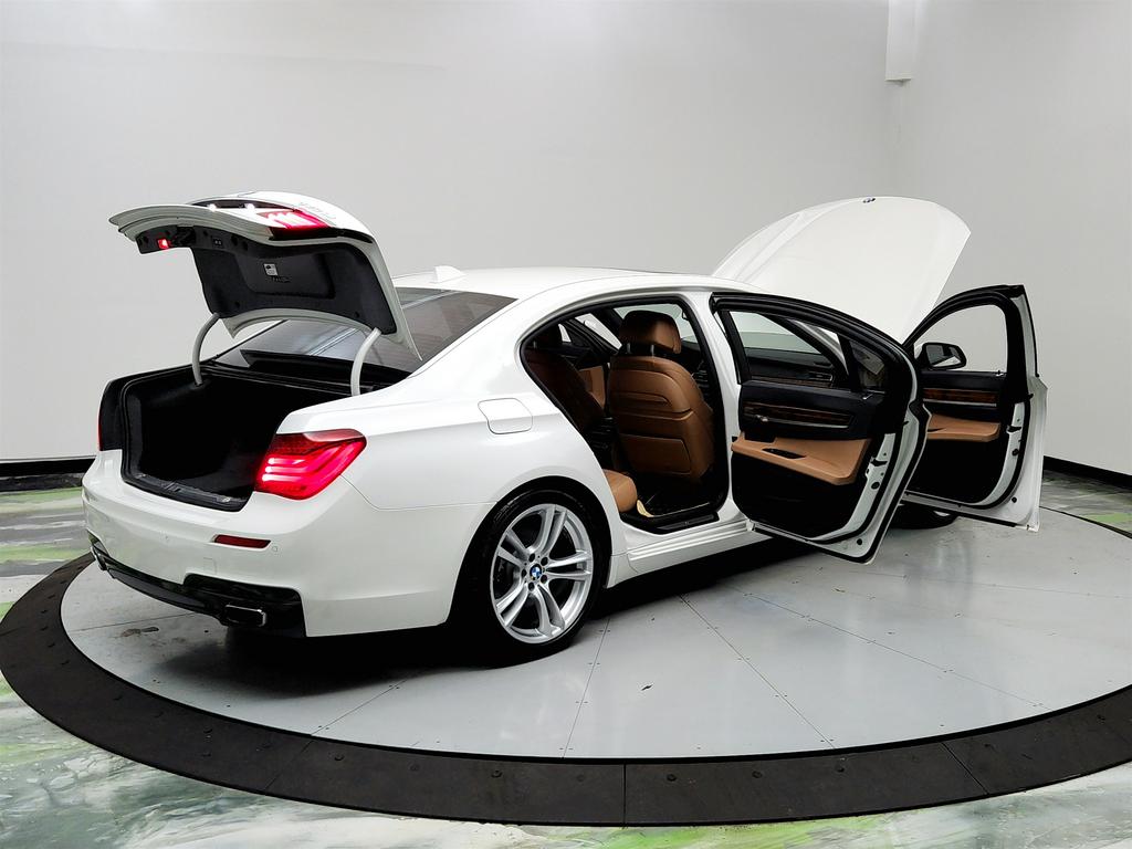 2015 BMW 7-Series 740li photo