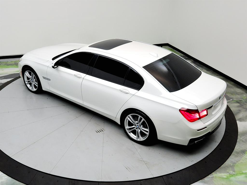 2015 BMW 7-Series 740li photo