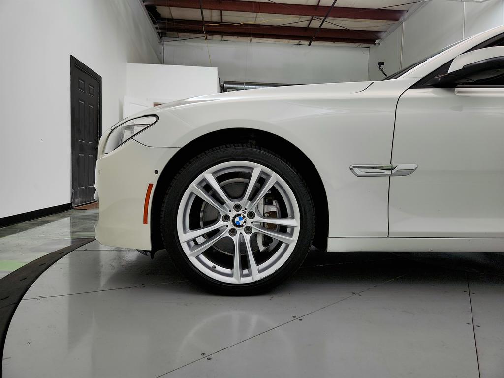 2015 BMW 7-Series 740li photo