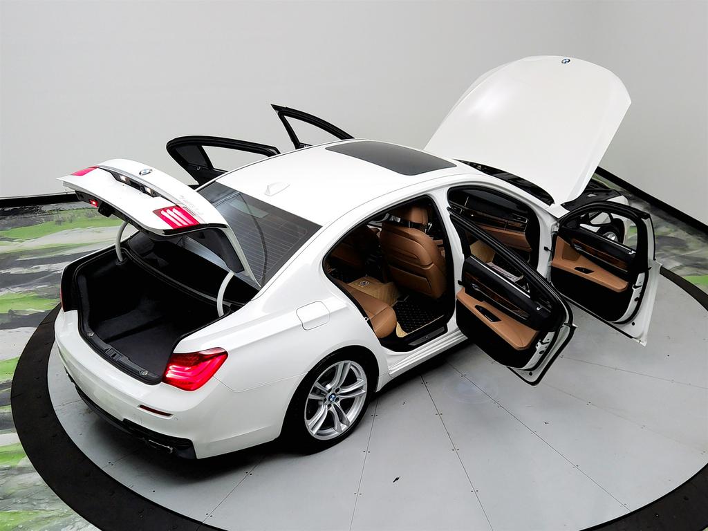 2015 BMW 7-Series 740li photo