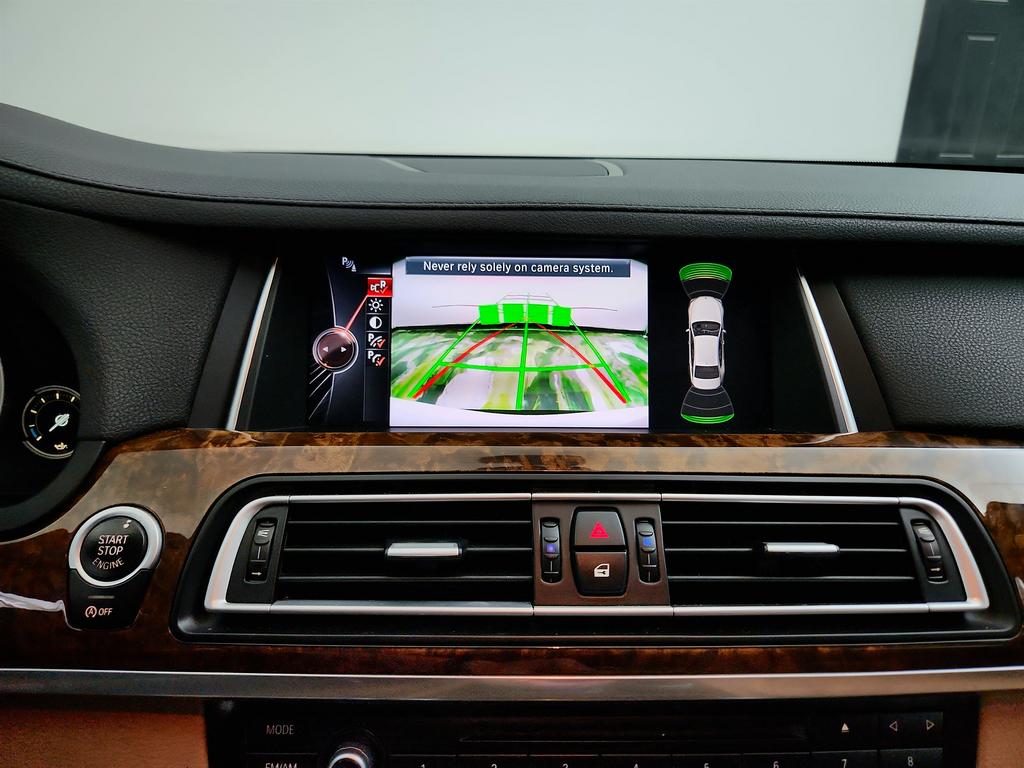 2015 BMW 7-Series 740li photo