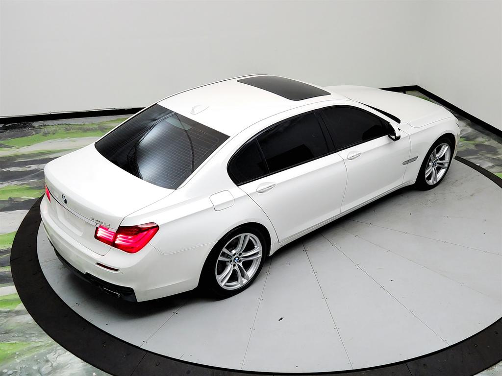 2015 BMW 7-Series 740li photo