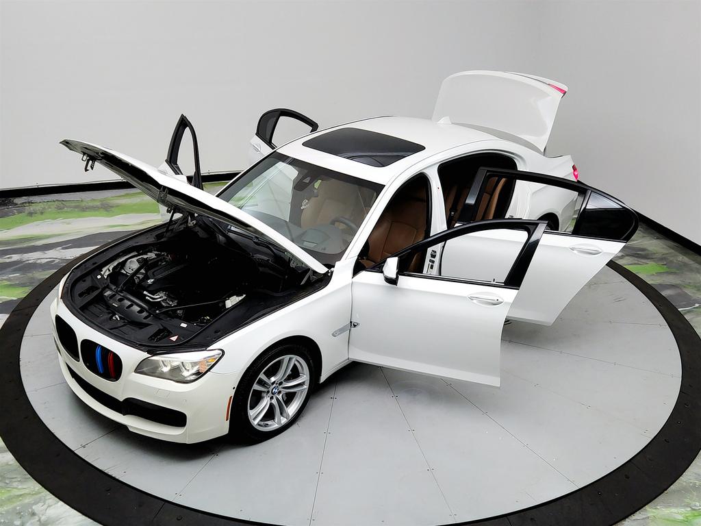 2015 BMW 7-Series 740li photo