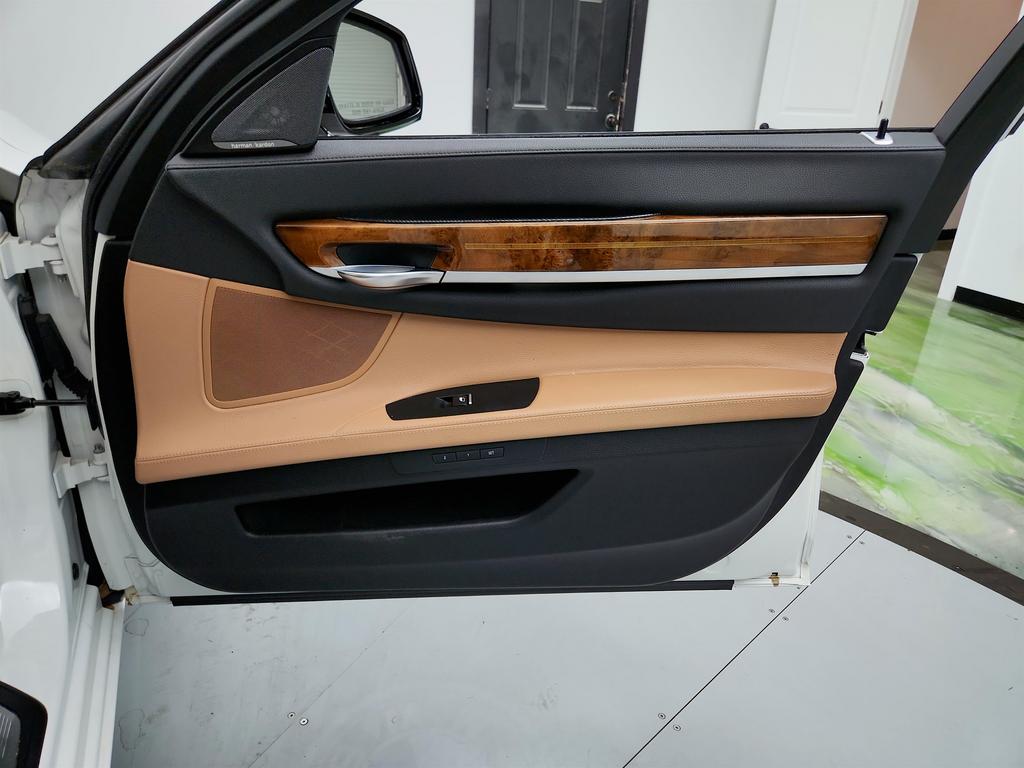 2015 BMW 7-Series 740li photo