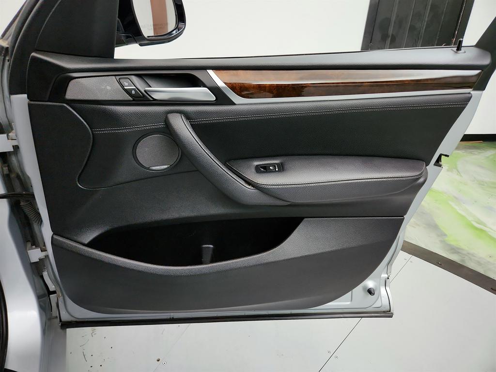 2017 BMW X3 Xdrive28i photo
