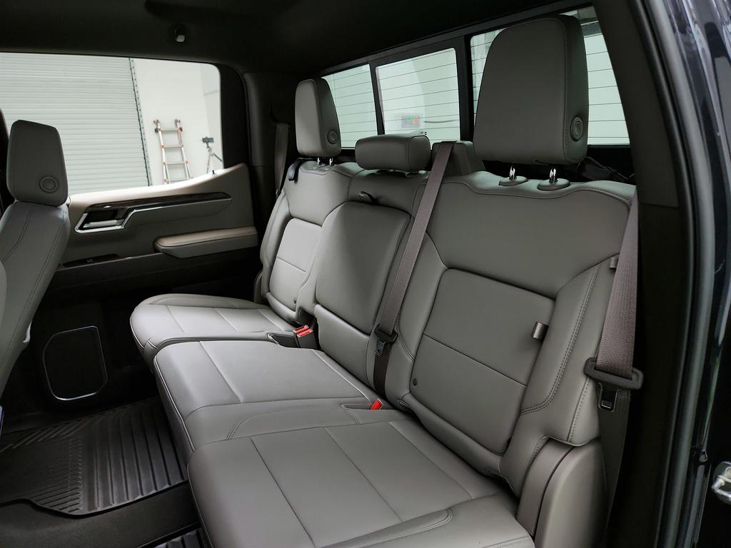 2023 Chevrolet Silverado 1500 LTZ photo