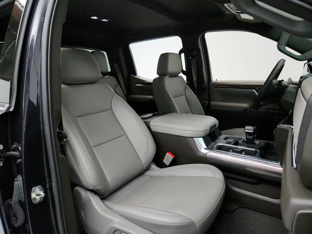 2023 Chevrolet Silverado 1500 LTZ photo