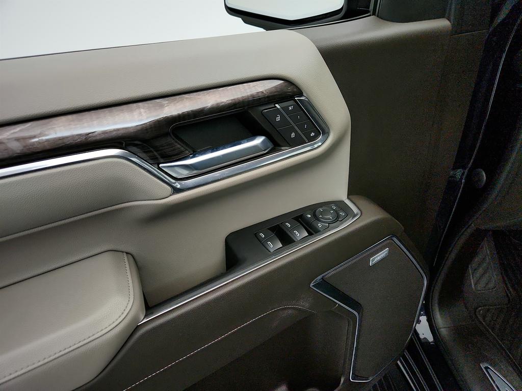 2023 Chevrolet Silverado 1500 LTZ photo
