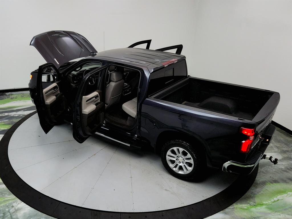 2023 Chevrolet Silverado 1500 LTZ photo