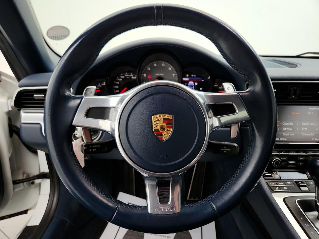 2014 Porsche 911 Carrera 4S photo