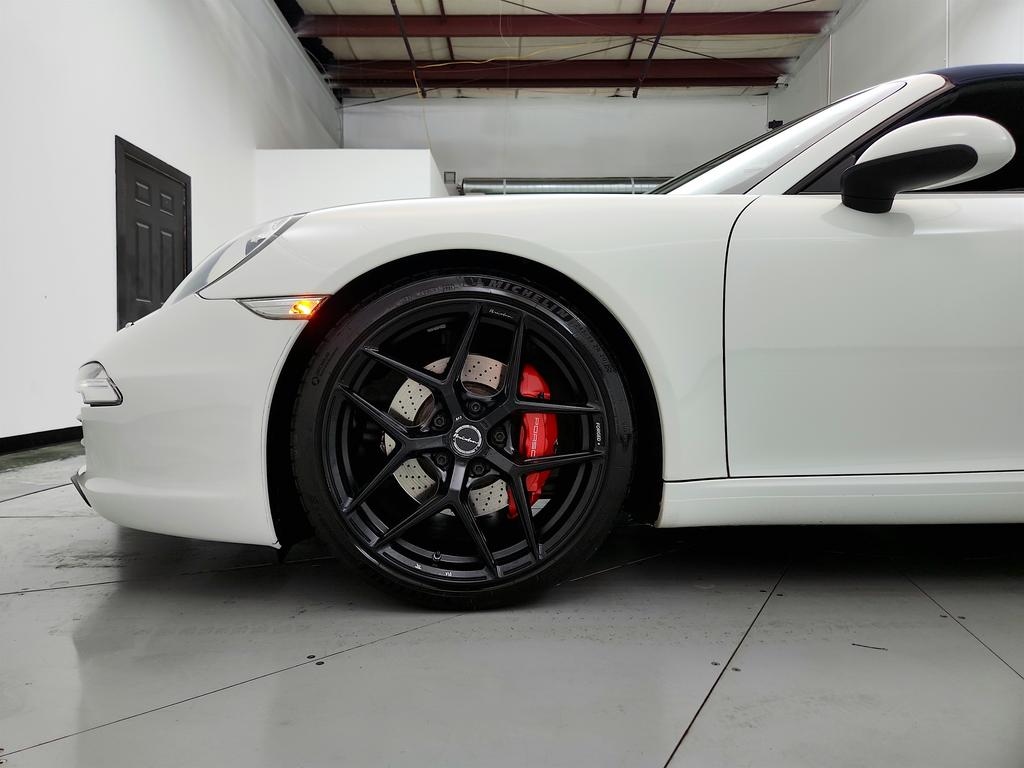 2014 Porsche 911 Carrera 4S photo